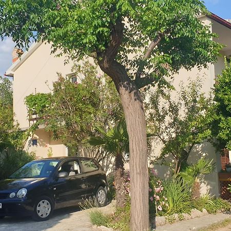 Apartment Tonci Rab Town Esterno foto