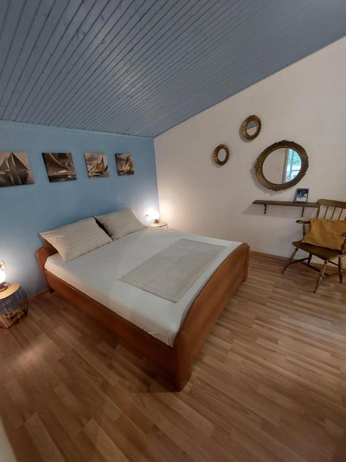 Apartment Tonci Rab Town Esterno foto